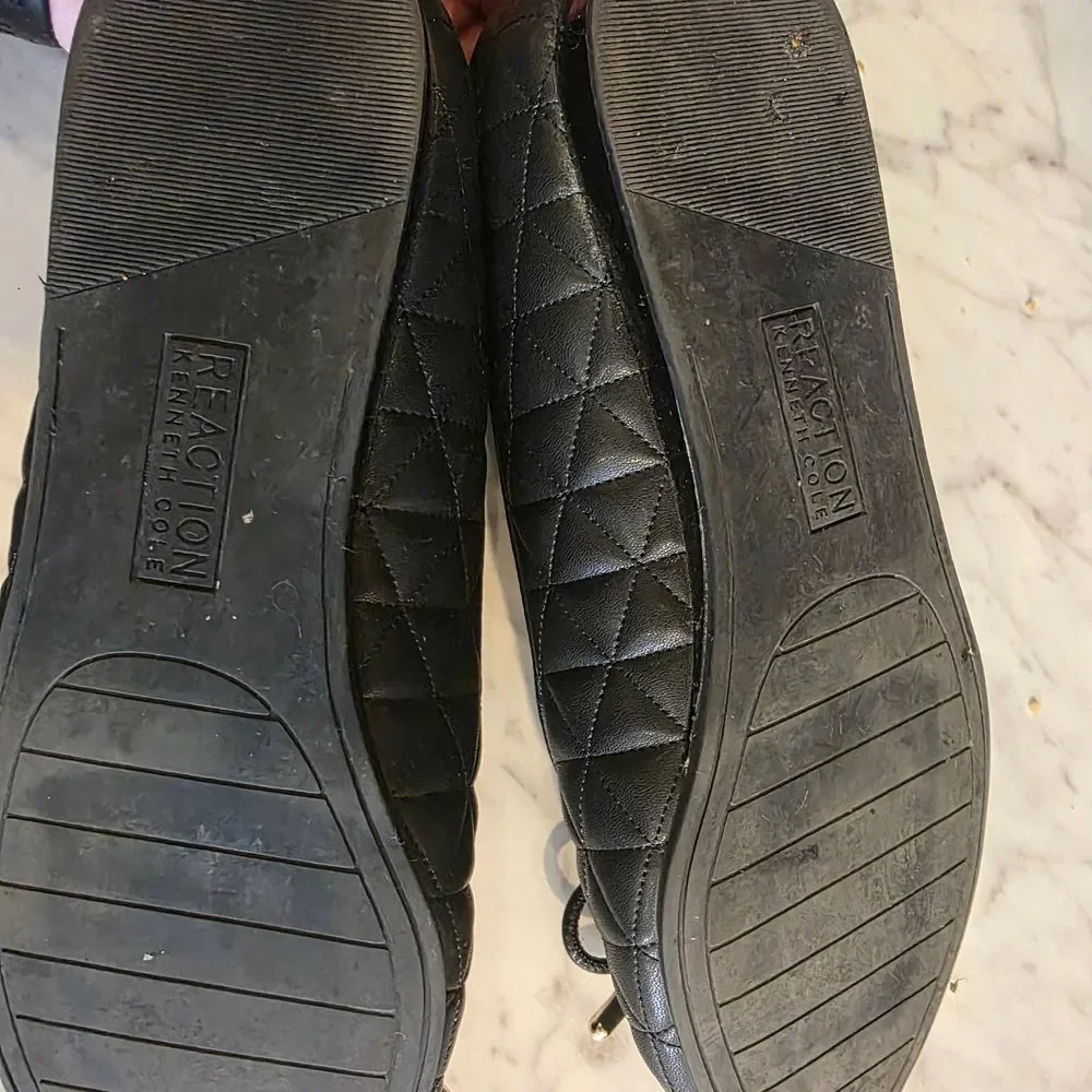 Kenneth Cole Reaction Quilted Black Flats with Bow